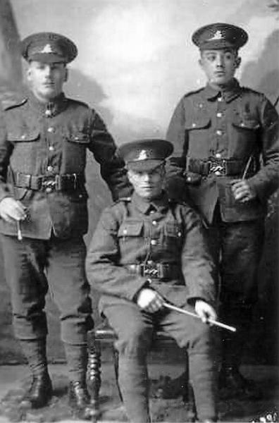 WW! Soldiers 1915.JPG - Bob Slater, Arthur Throup, John Drake - 1915 1/6 Duke of  Wellington Regiment, West Riding.